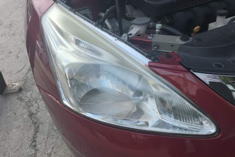 Used Nissan Tiida 2013 1.6L CVT Cool Cafe Edition Right Front Headlight