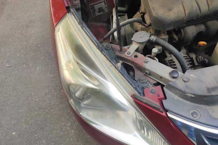 Used Nissan Tiida 2013 1.6L CVT Cool Cafe Edition Right Front Headlight