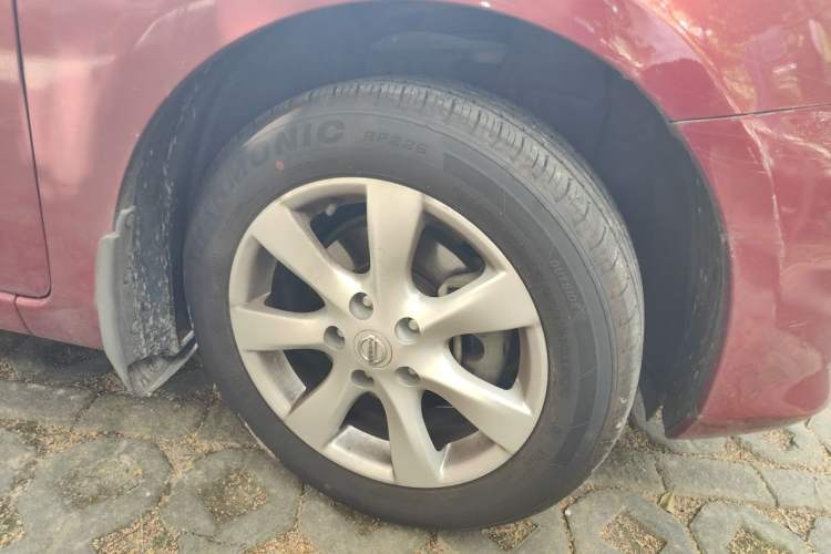Used Nissan Tiida 2013 1.6L CVT Cool Cafe Edition Right Front Wheel Hub