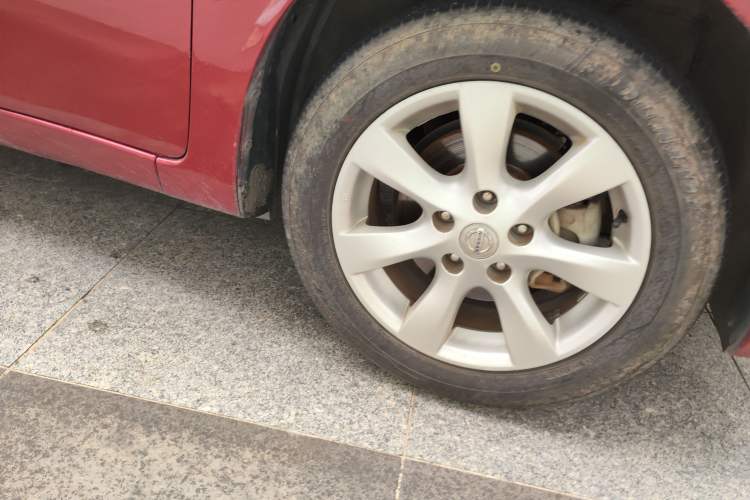 Used Nissan Tiida 2013 1.6L CVT Cool Cafe Edition Right Front Wheel Hub