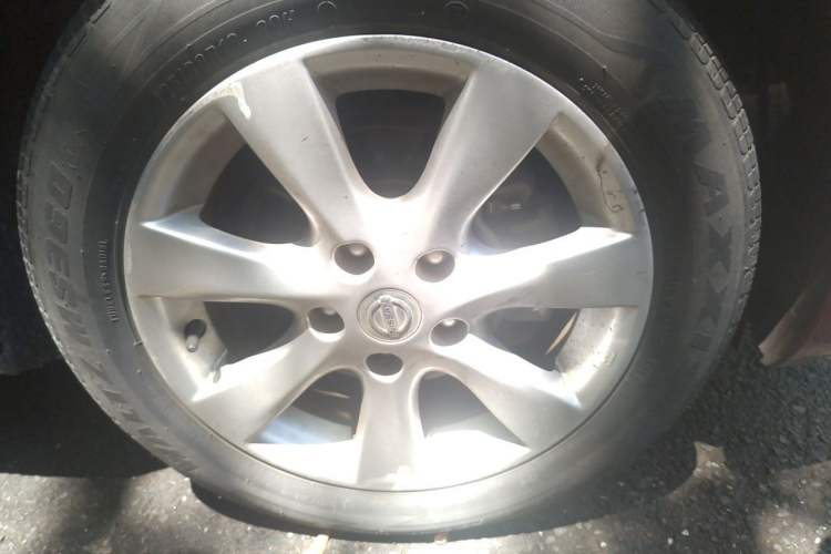 Used Nissan Tiida 2013 1.6L CVT Cool Cafe Edition Right Front Wheel Hub