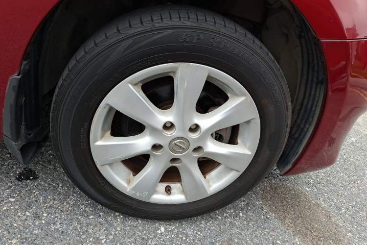 Used Nissan Tiida 2013 1.6L CVT Cool Cafe Edition Right Front Wheel Hub
