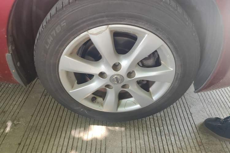 Used Nissan Tiida 2013 1.6L CVT Cool Cafe Edition Right Front Wheel Hub