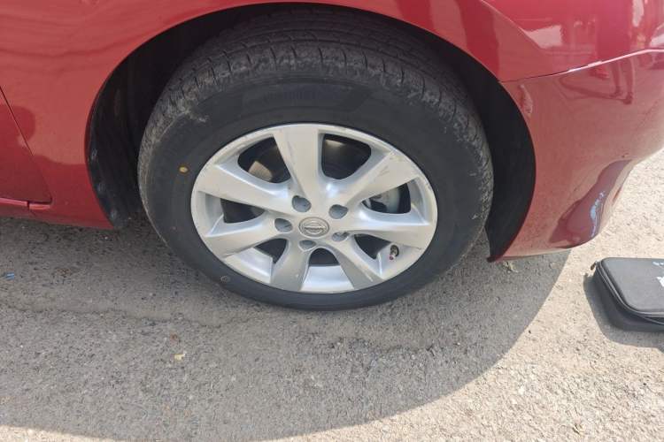 Used Nissan Tiida 2013 1.6L CVT Cool Cafe Edition Right Front Wheel Hub