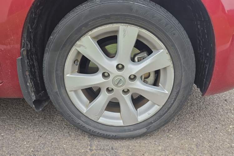 Used Nissan Tiida 2013 1.6L CVT Cool Cafe Edition Right Front Wheel Hub