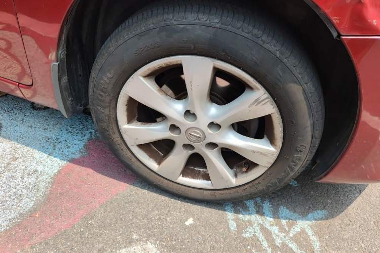 Used Nissan Tiida 2013 1.6L CVT Cool Cafe Edition Right Front Wheel Hub