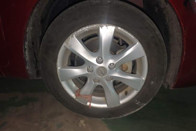 Used Nissan Tiida 2013 1.6L CVT Cool Cafe Edition Right Front Wheel Hub
