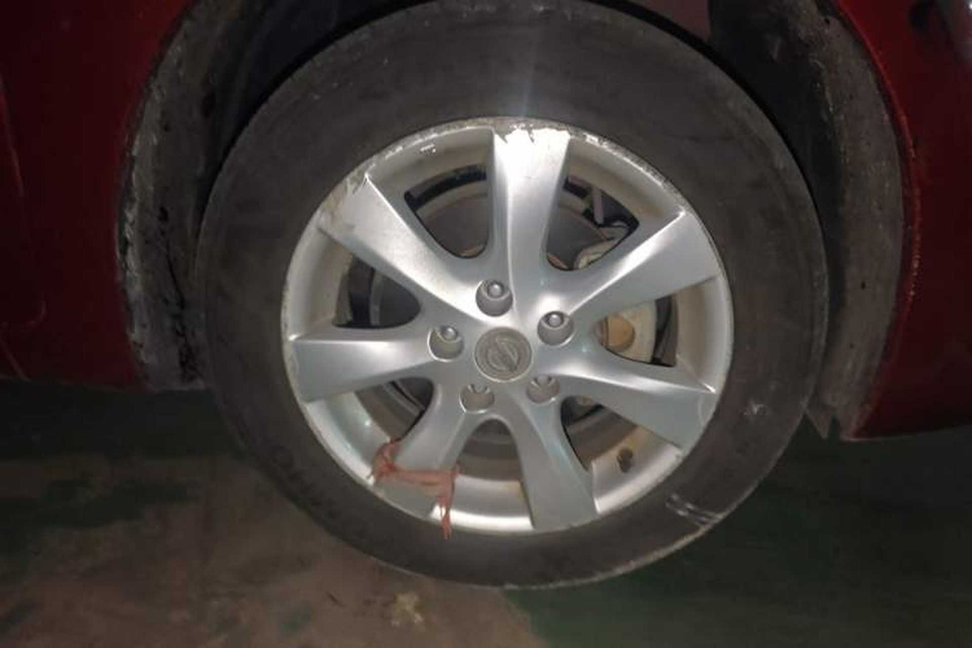 Used Nissan Tiida 2013 1.6L CVT Cool Cafe Edition Right Front Wheel Hub