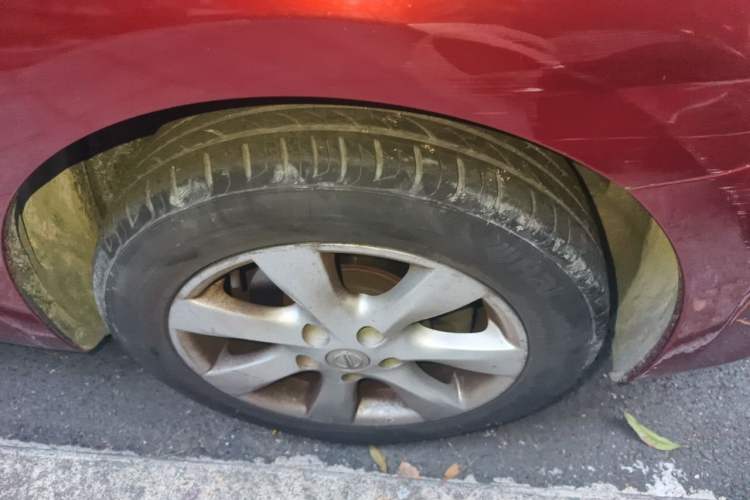 Used Nissan Tiida 2013 1.6L CVT Cool Cafe Edition Right Front Wheel Hub