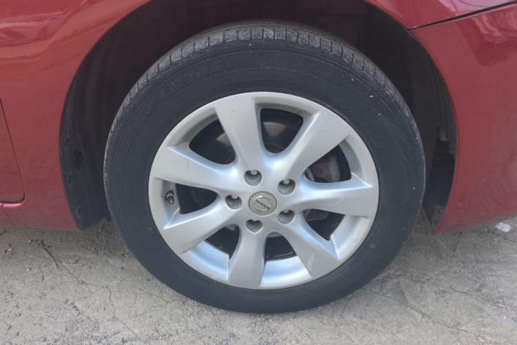 Used Nissan Tiida 2013 1.6L CVT Cool Cafe Edition Right Front Wheel Hub