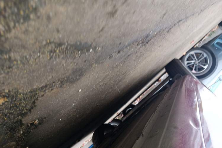 Used Nissan Tiida 2013 1.6L CVT Cool Cafe Edition Right Side Sill
