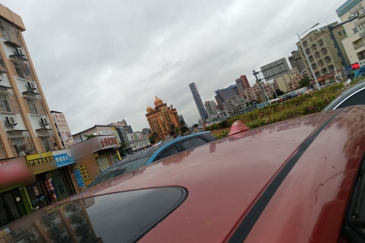 Used Nissan Tiida 2013 1.6L CVT Cool Cafe Edition Roof
