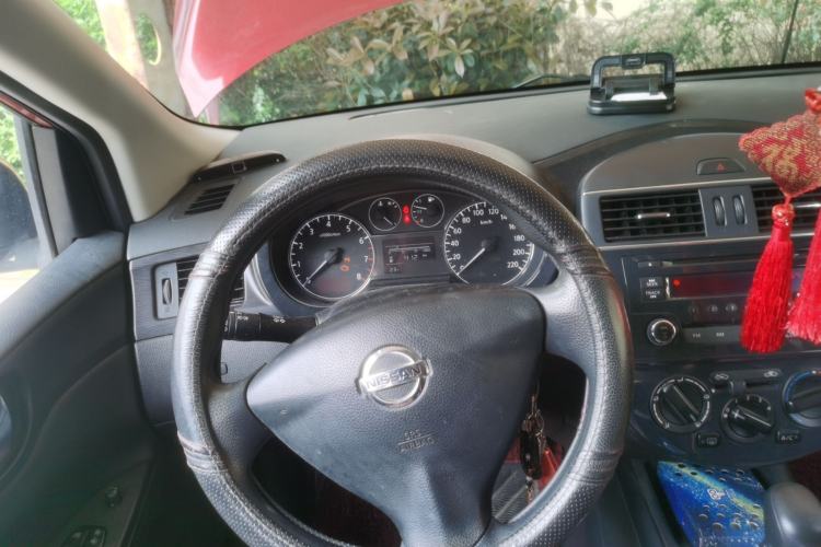 Used Nissan Tiida 2013 1.6L CVT Cool Cafe Edition Steering Wheel