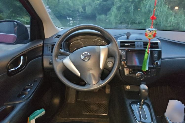 Used Nissan Tiida 2013 1.6L CVT Cool Cafe Edition Steering Wheel