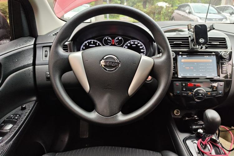 Used Nissan Tiida 2013 1.6L CVT Cool Cafe Edition Steering Wheel