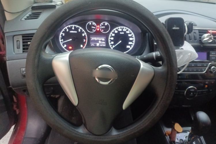Used Nissan Tiida 2013 1.6L CVT Cool Cafe Edition Steering Wheel