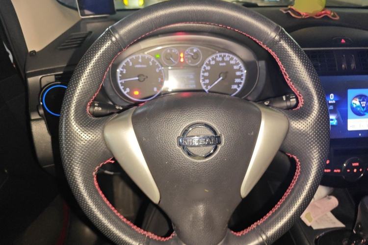 Used Nissan Tiida 2013 1.6L CVT Cool Cafe Edition Steering Wheel