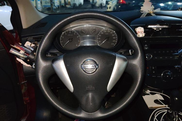 Used Nissan Tiida 2013 1.6L CVT Cool Cafe Edition Steering Wheel