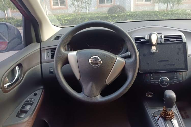Used Nissan Tiida 2013 1.6L CVT Cool Cafe Edition Steering Wheel