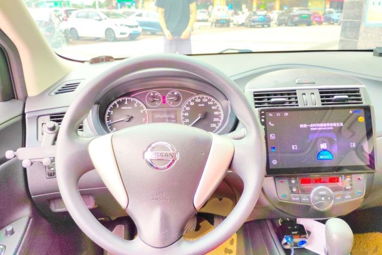 Used Nissan Tiida 2013 1.6L CVT Cool Cafe Edition Steering Wheel