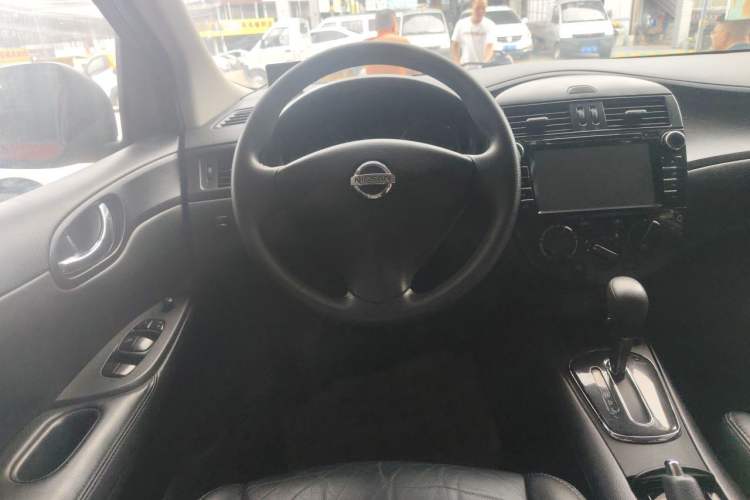 Used Nissan Tiida 2013 1.6L CVT Cool Cafe Edition Steering Wheel