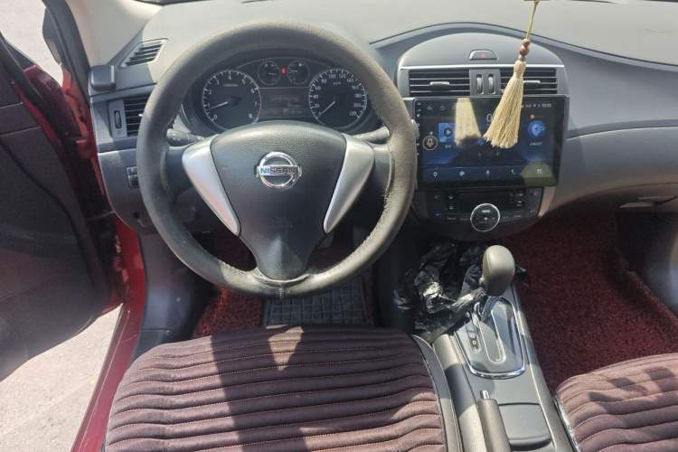 Used Nissan Tiida 2013 1.6L CVT Cool Cafe Edition Steering Wheel