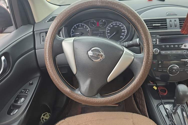 Used Nissan Tiida 2013 1.6L CVT Cool Cafe Edition Steering Wheel