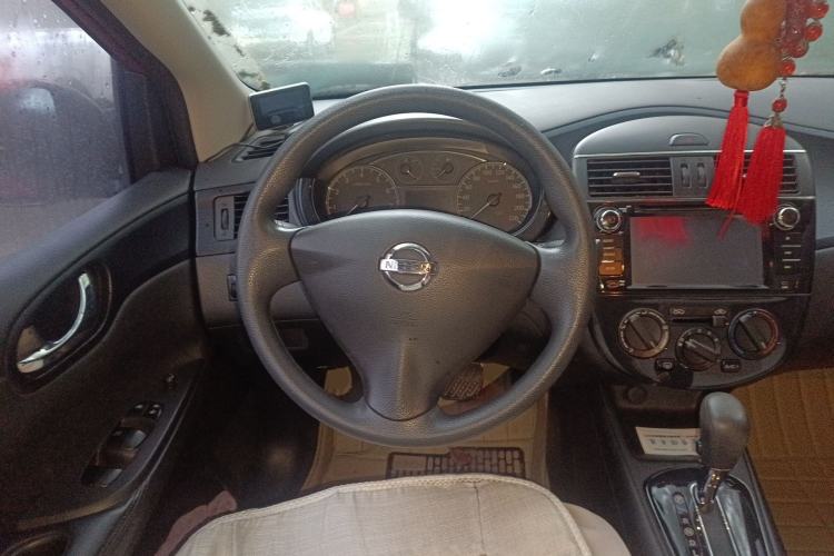 Used Nissan Tiida 2013 1.6L CVT Cool Cafe Edition Steering Wheel