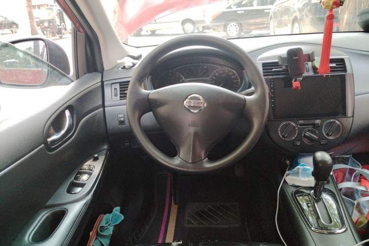 Used Nissan Tiida 2013 1.6L CVT Cool Cafe Edition Steering Wheel