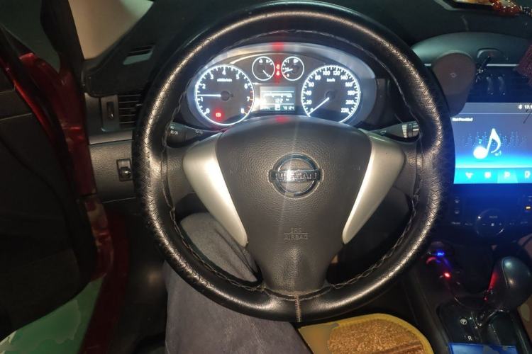 Used Nissan Tiida 2013 1.6L CVT Cool Cafe Edition Steering Wheel