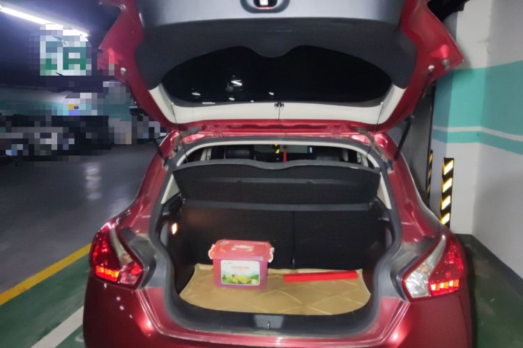 Used Nissan Tiida 2013 1.6L CVT Cool Cafe Edition Trunk