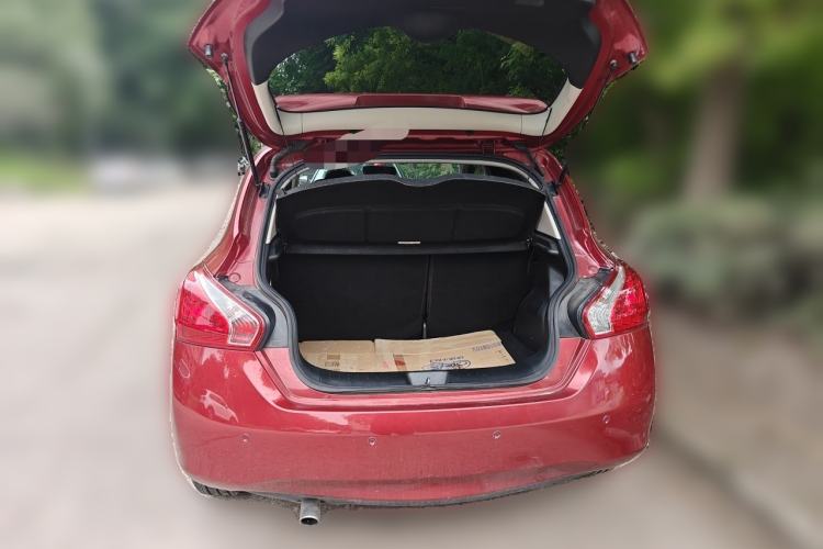 Used Nissan Tiida 2013 1.6L CVT Cool Cafe Edition Trunk