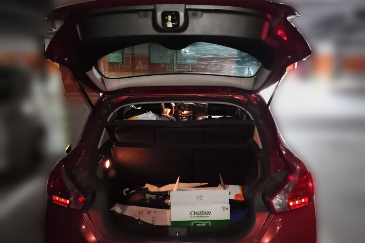 Used Nissan Tiida 2013 1.6L CVT Cool Cafe Edition Trunk