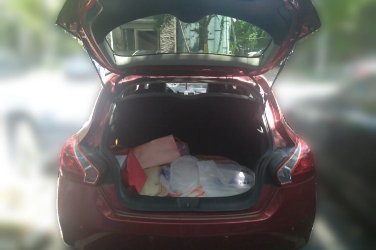 Used Nissan Tiida 2013 1.6L CVT Cool Cafe Edition Trunk