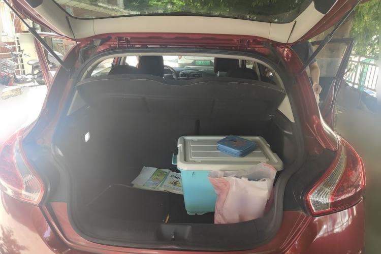 Used Nissan Tiida 2013 1.6L CVT Cool Cafe Edition Trunk