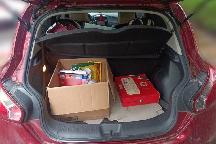 Used Nissan Tiida 2013 1.6L CVT Cool Cafe Edition Trunk