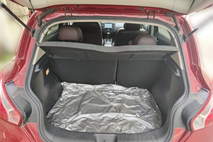 Used Nissan Tiida 2013 1.6L CVT Cool Cafe Edition Trunk