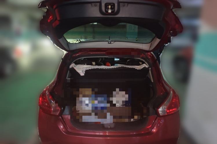 Used Nissan Tiida 2013 1.6L CVT Cool Cafe Edition Trunk