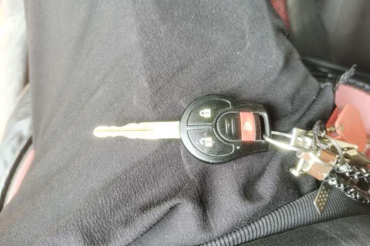 Used Nissan Tiida 2013 1.6L CVT Cool Cafe Edition Vehicle Key