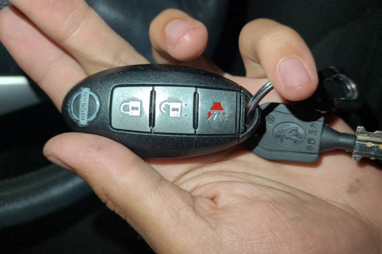 Used Nissan Tiida 2013 1.6L CVT Cool Cafe Edition Vehicle Key
