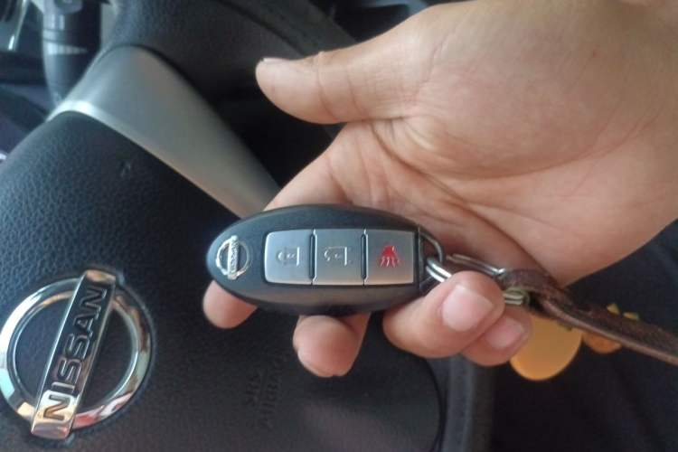 Used Nissan Tiida 2013 1.6L CVT Cool Cafe Edition Vehicle Key