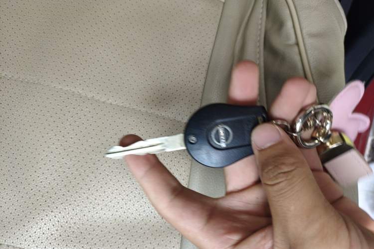 Used Nissan Tiida 2013 1.6L CVT Cool Cafe Edition Vehicle Key
