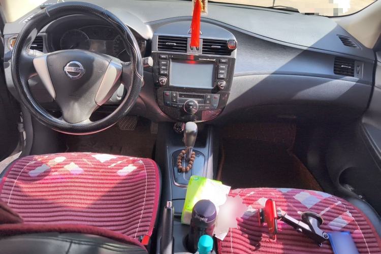 Used Nissan Tiida 2013 1.6L CVT Cool Cafe Edition Center Console
