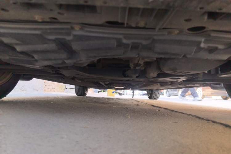 Used Nissan Tiida 2013 1.6L CVT Cool Cafe Edition Chassis Front