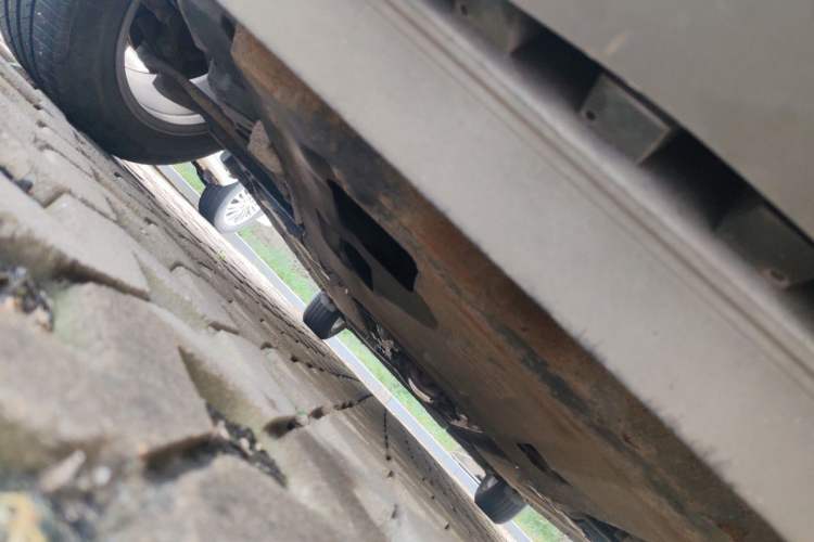 Used Nissan Tiida 2013 1.6L CVT Cool Cafe Edition Chassis Front