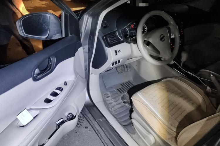 Used Nissan Tiida 2013 1.6L CVT Cool Cafe Edition Driver Seat