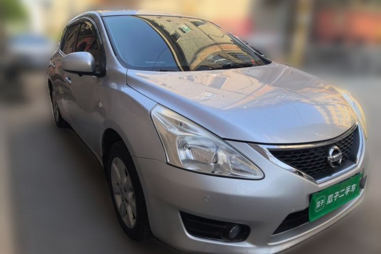 Used Nissan Tiida 2013 1.6L CVT Cool Cafe Edition Front Right 45 Deg