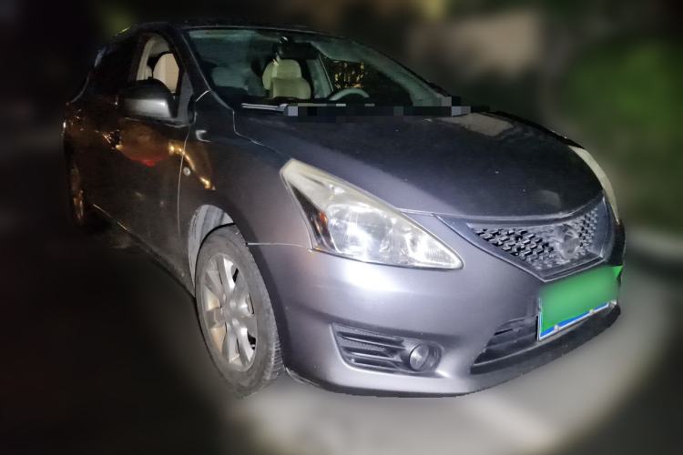 Used Nissan Tiida 2013 1.6L CVT Cool Cafe Edition Front Right 45 Deg