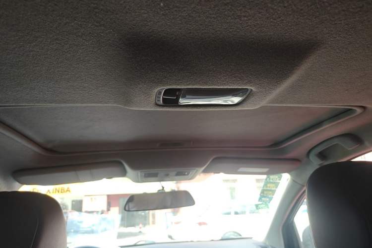 Used Nissan Tiida 2013 1.6L CVT Cool Cafe Edition Headliner