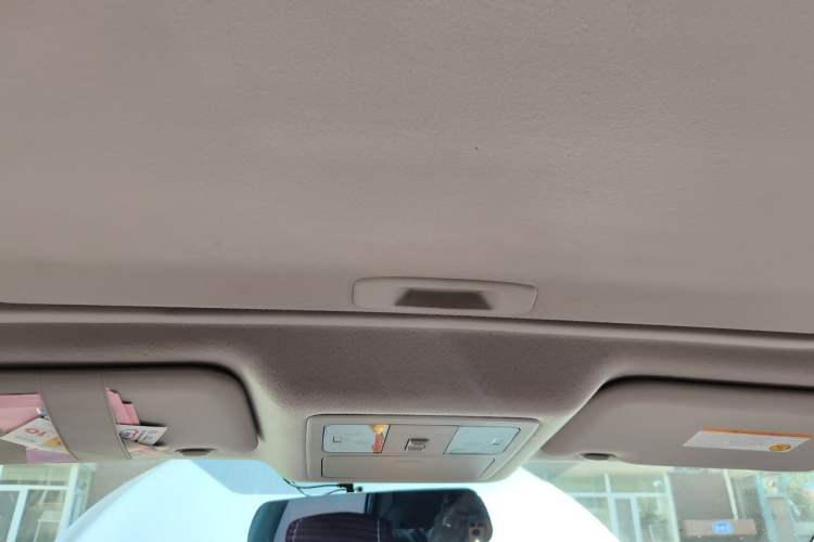 Used Nissan Tiida 2013 1.6L CVT Cool Cafe Edition Headliner